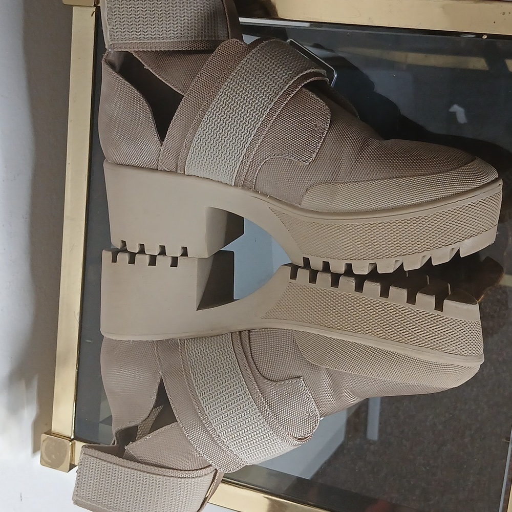 Steve madden beige Garden platform heeled boots size 6 - Picture 8 of 17